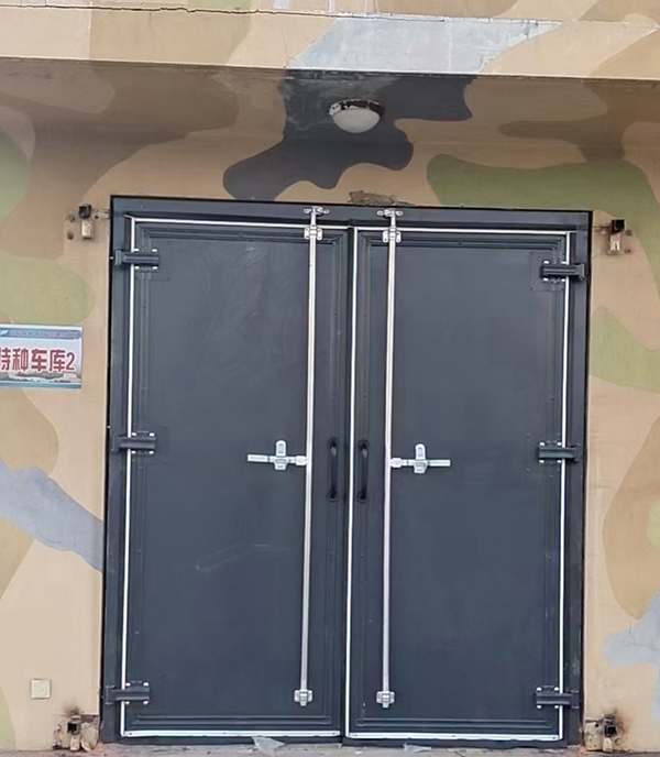 夏河工业平开门