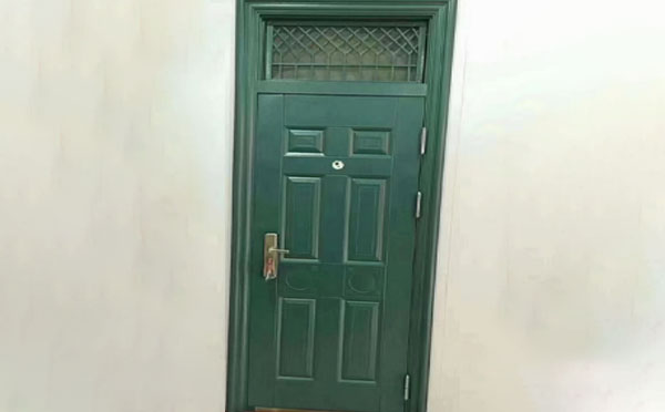 夏河学校教室门