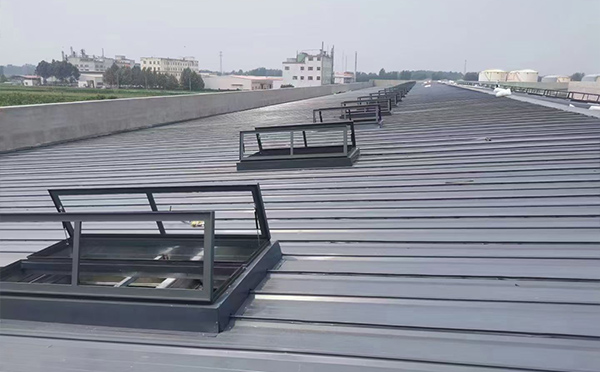 某中学室内体育馆夏河排烟窗改造项目