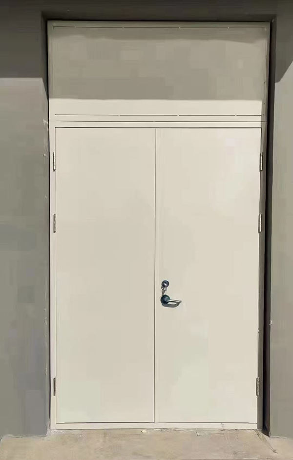 展览馆项目完成大跨度夏河防火门安装